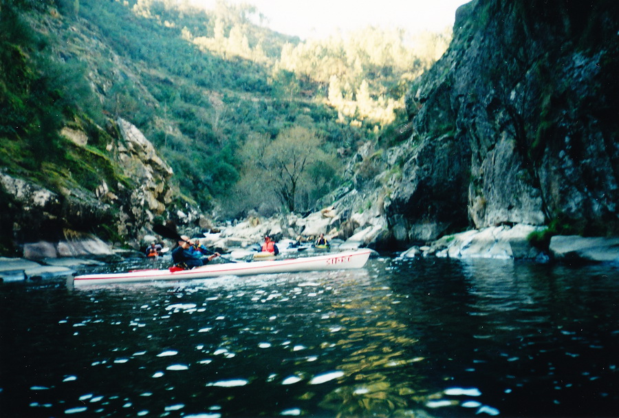Jlaia.Org Albubeira da Bou 16 Fev.1999 (Grupo na Foz da Ribeira de Pera)